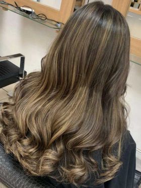 Hair colouring caramel balayage